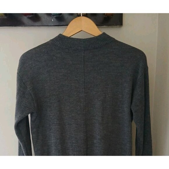 Talbots 100% Pure Merino Wool Sweater Size Medium Petite Gray Ribbed Sleeve - Picture 8 of 9